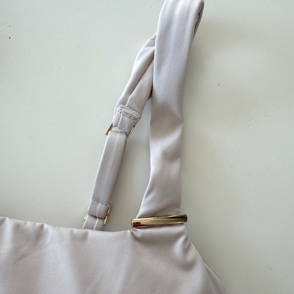 NWOT LA BLANCA LB LUXE Over the Shoulder One Piece Swimsuit - Picture 10 of 13